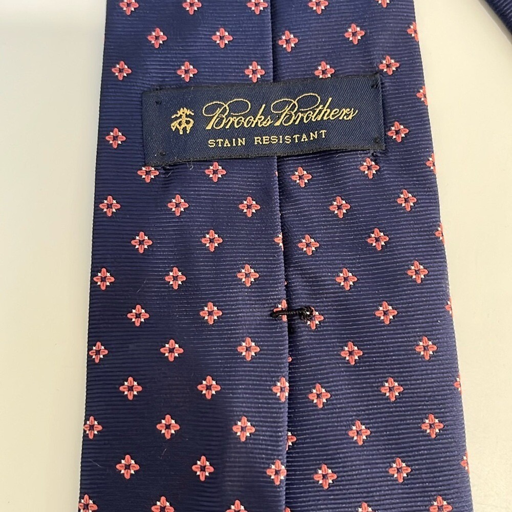Brooks Brothers Pure Silk Navy Pink Print Silk Tie Stain‎ Resistant Floral Italy - Picture 3 of 5